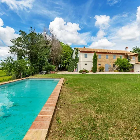 Mesmerising Mansion In With Swimming Pool *