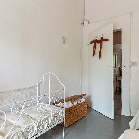 Vakantiehuis Mesmerising Mansion In With Swimming Pool *